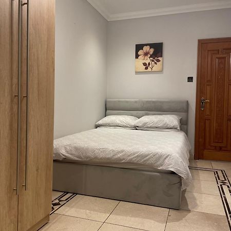 North London Studio Apartment Exteriör bild