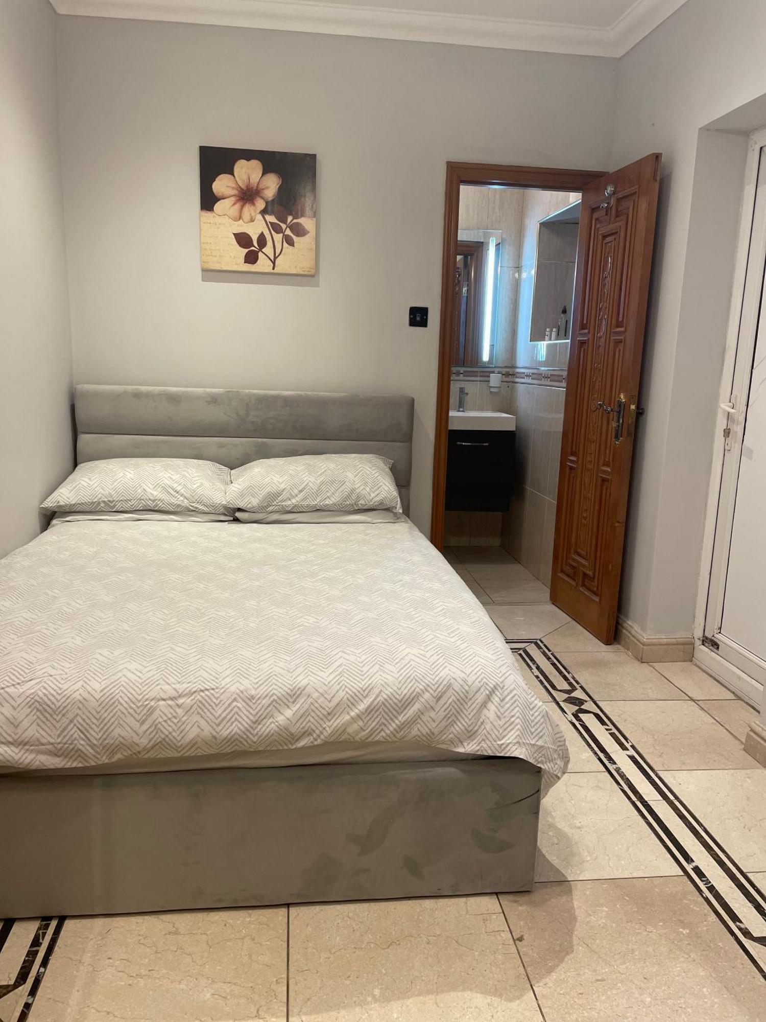 North London Studio Apartment Exteriör bild